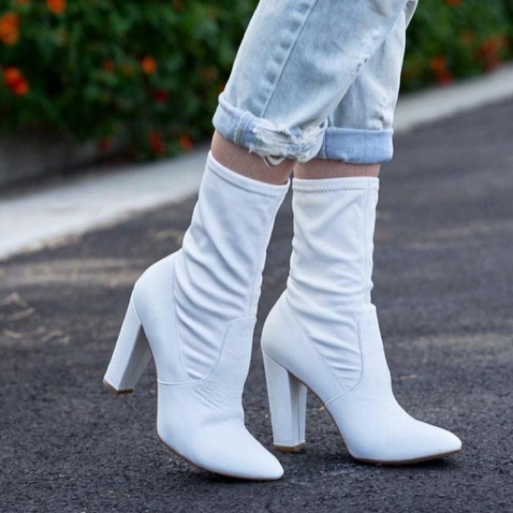 Allegra James Mary White Leather Booties 👢